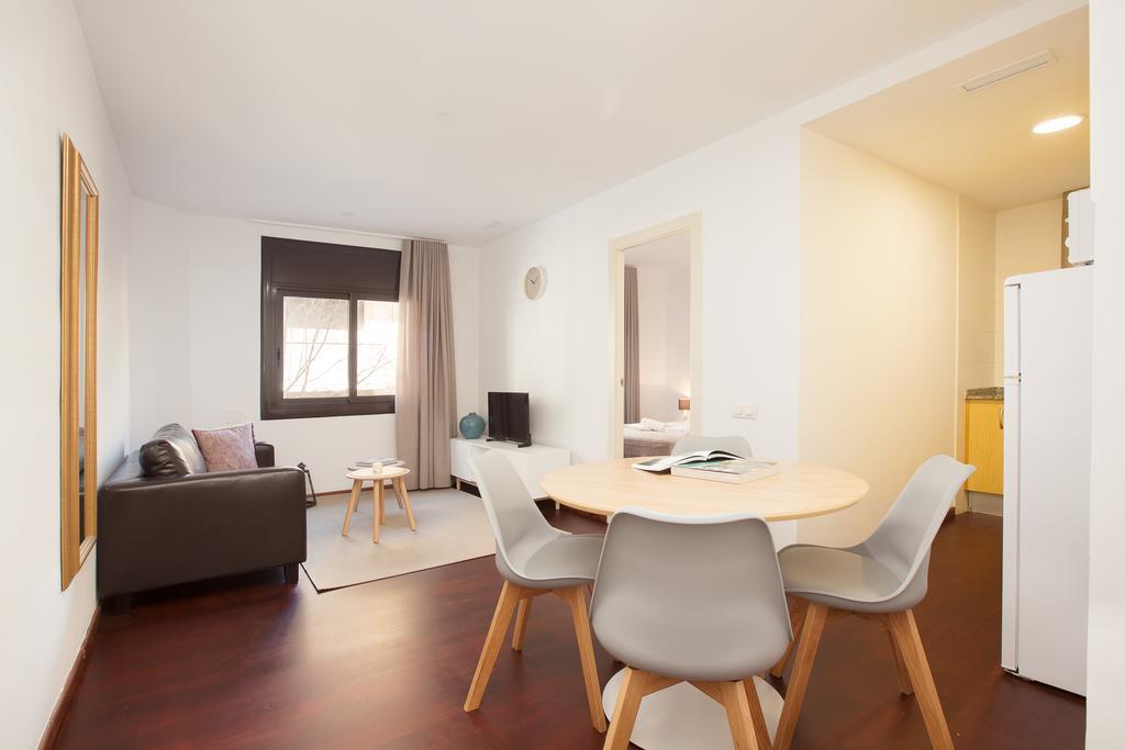 Click&Flat Europa Fira Apartments L'Hospitalet de Llobregat Exterior photo